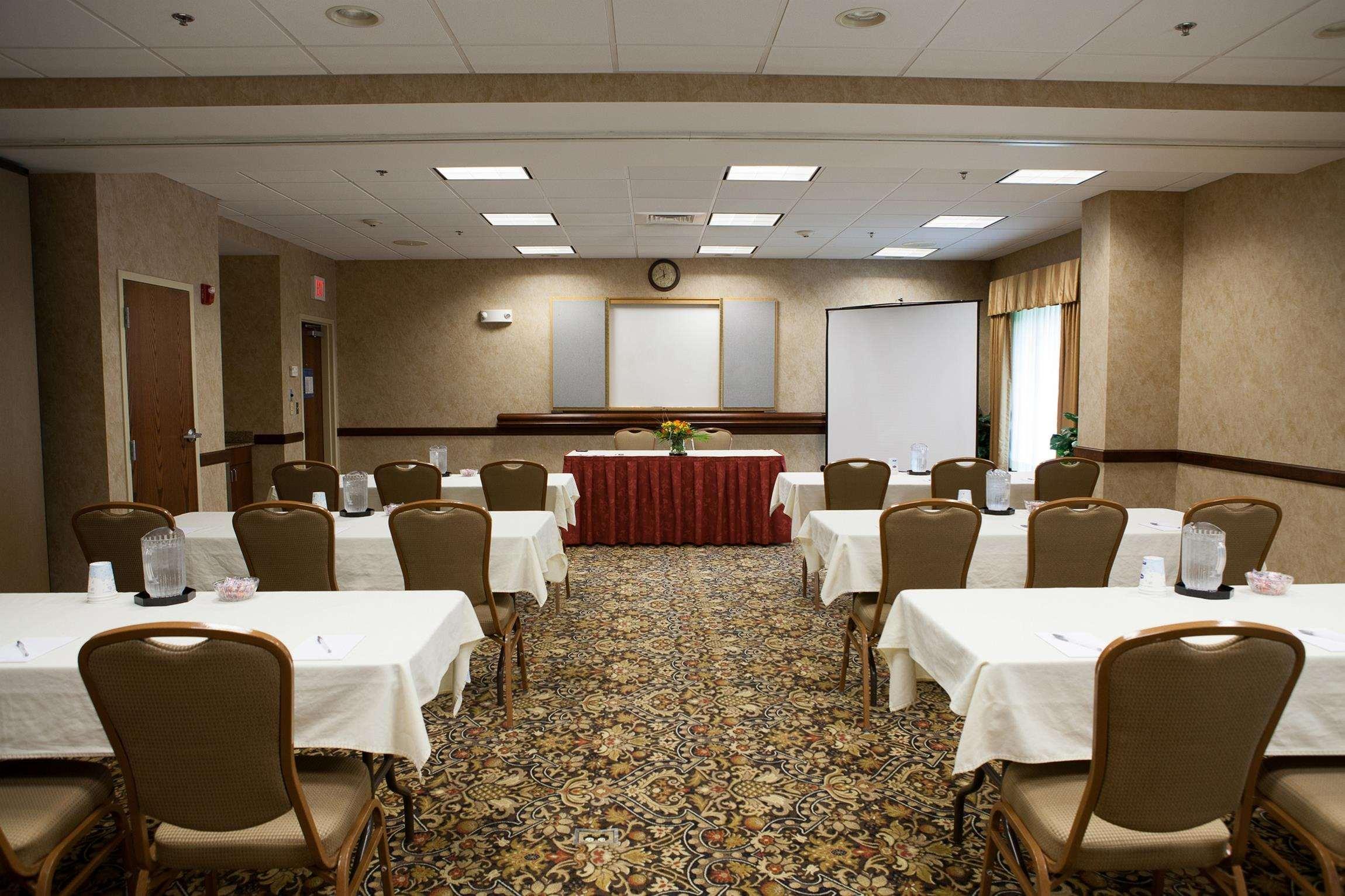 Hampton Inn Raynham-Taunton עסק תמונה